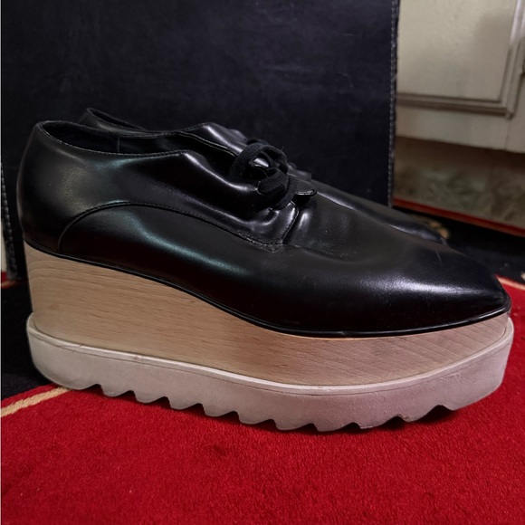 Stella McCartney $895 Elyse faux glossed leather platform brogues - Picture 2 of 5